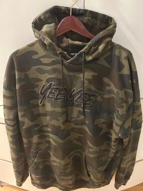Yee Yee Men's Camo Pullover Hoodie - Olive